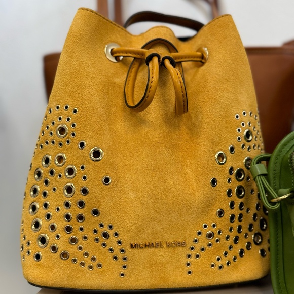 Michael Kors " Cary" Suede Bucket Bag *NWT* - Picture 1 of 7